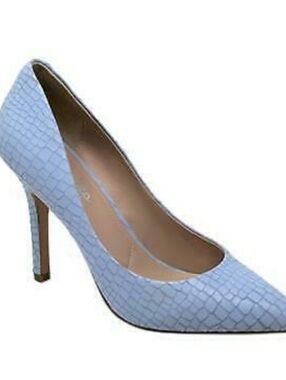 CHARLES BY CHARLES DAVID Maxx Pump Baby Blue Crocodile Size 7